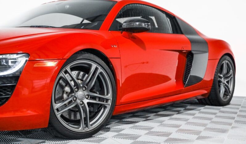 
								Audi R8 2012 full									