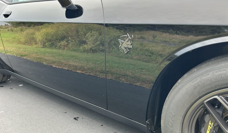 
								Dodge Challenger 2023 full									