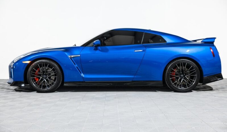 
								Nissan GT-R 2021 full									