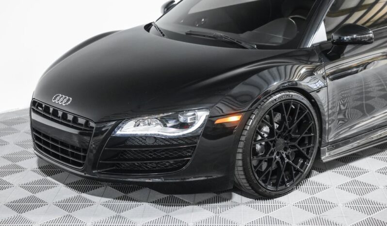 
								Audi R8 2012 full									