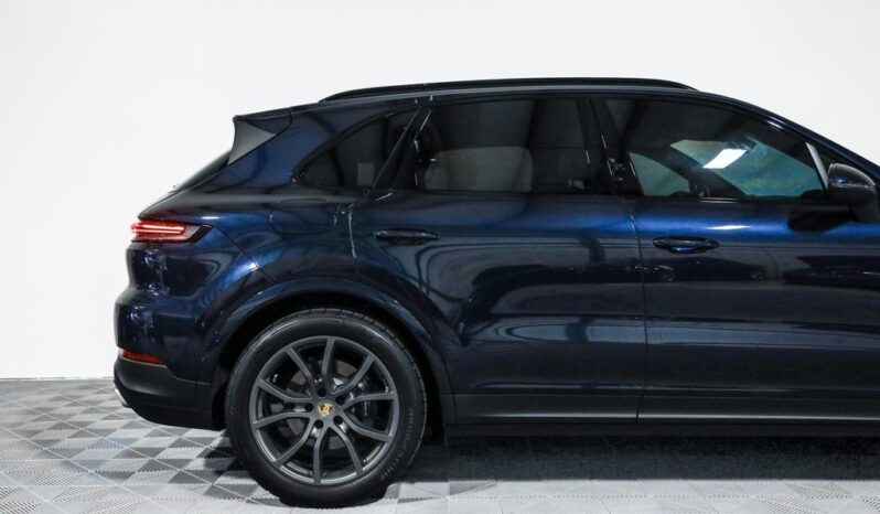 
								Porsche Cayenne 2024 full									