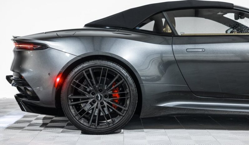 
								Aston Martin DBS 2021 full									