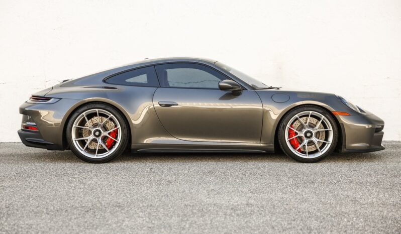 
								Porsche 911 2022 full									