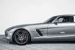 
										Mercedes-Benz SLS AMG® 2011 full									
