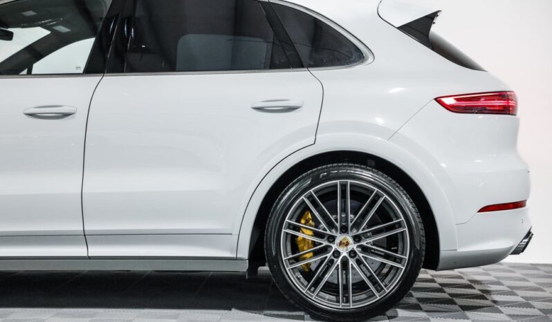 
								Porsche Cayenne 2019 full									