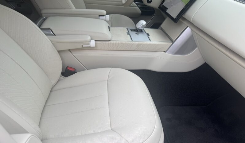 
								Land Rover Range Rover 2025 full									