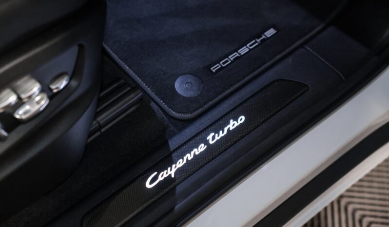 
								Porsche Cayenne 2019 full									