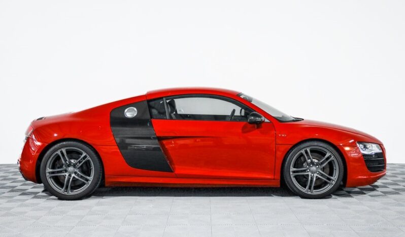 
								Audi R8 2012 full									