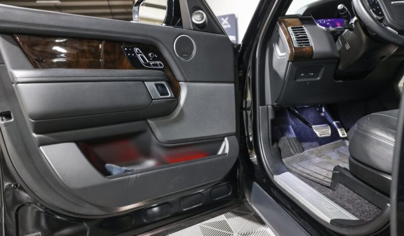 
								Land Rover Range Rover 2021 full									