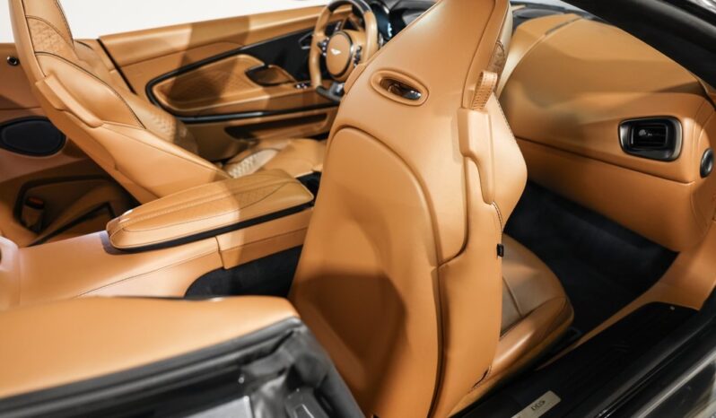 
								Aston Martin DBS 2021 full									