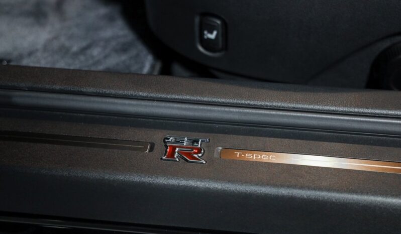 
								Nissan GT-R 2021 full									