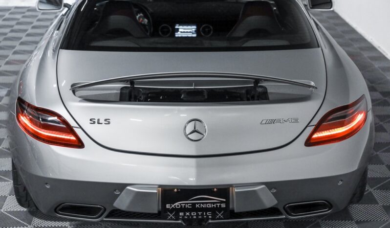 
								Mercedes-Benz SLS AMG® 2011 full									