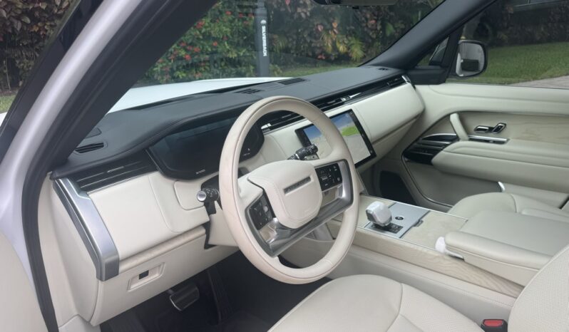 
								Land Rover Range Rover 2025 full									