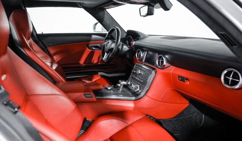 
								Mercedes-Benz SLS AMG® 2011 full									