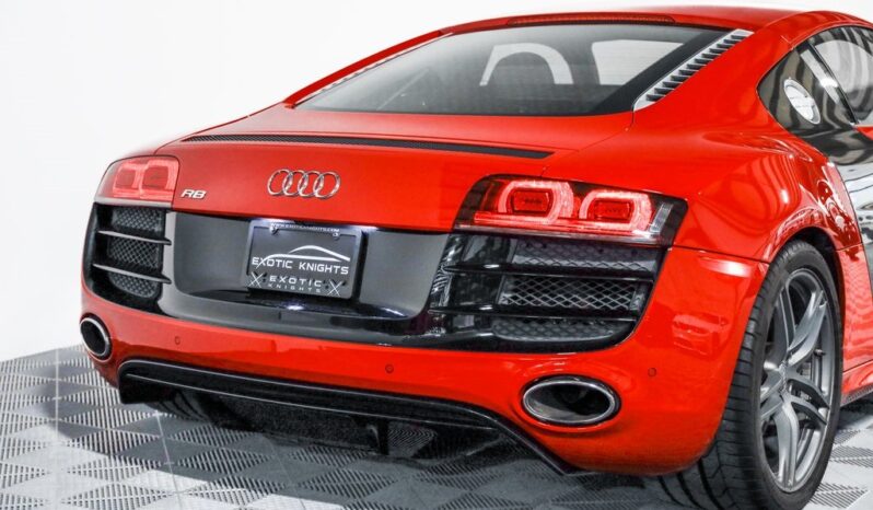 
								Audi R8 2012 full									