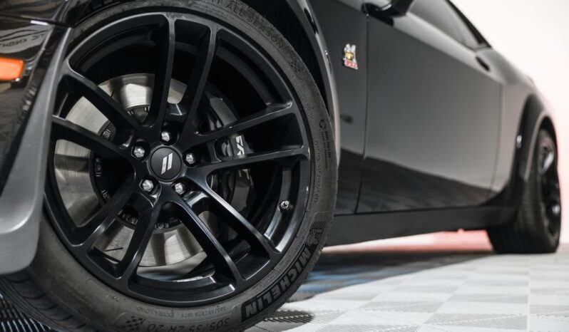 
								Dodge Challenger 2023 full									