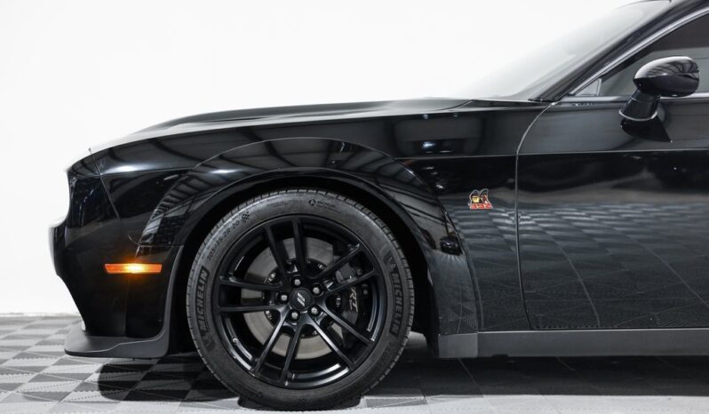 
								Dodge Challenger 2023 full									