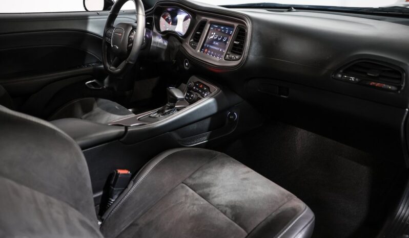 
								Dodge Challenger 2023 full									