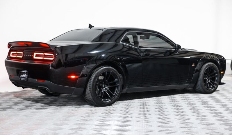 
								Dodge Challenger 2023 full									