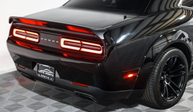 
								Dodge Challenger 2023 full									