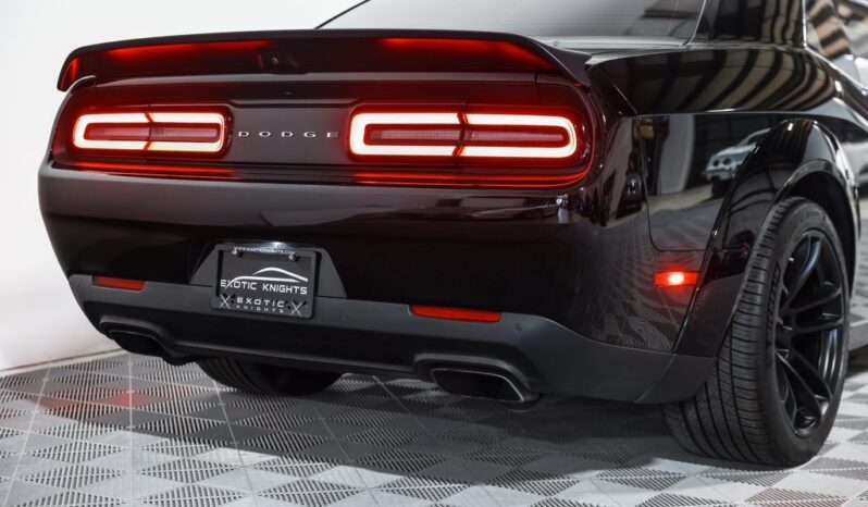 
								Dodge Challenger 2023 full									