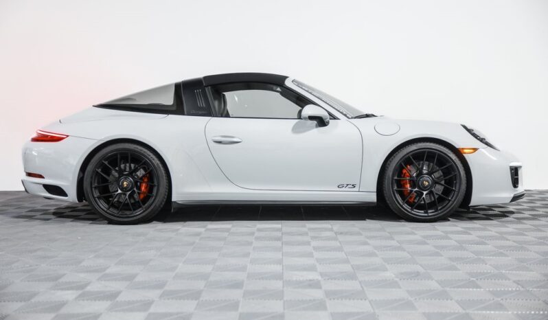 
								Porsche 911 2019 full									