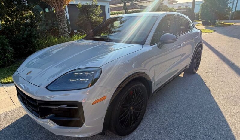 
								Porsche Cayenne Coupe 2025 full									