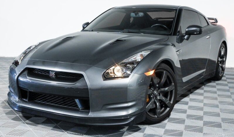 
								Nissan GT-R 2009 full									
