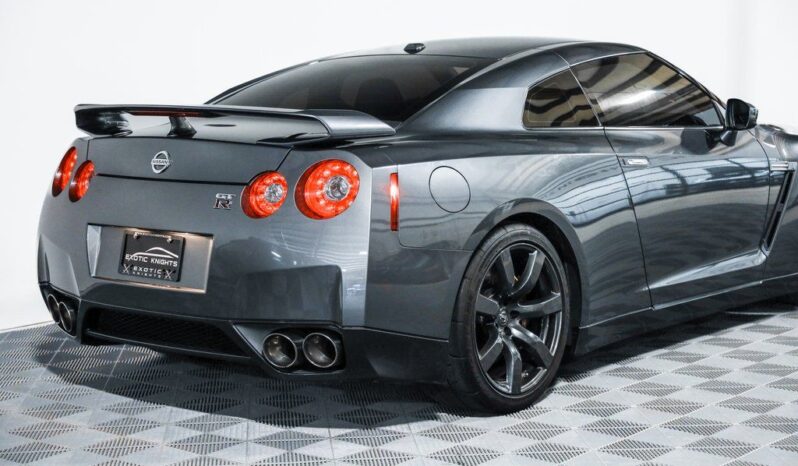 
								Nissan GT-R 2009 full									