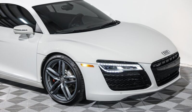 
								Audi R8 2015 full									