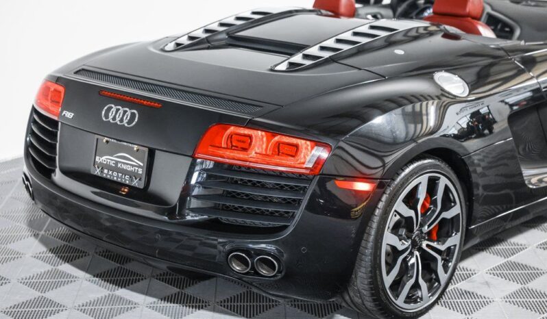 
								Audi R8 2011 full									