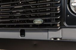 
										Land Rover Defender 110 1985 full									