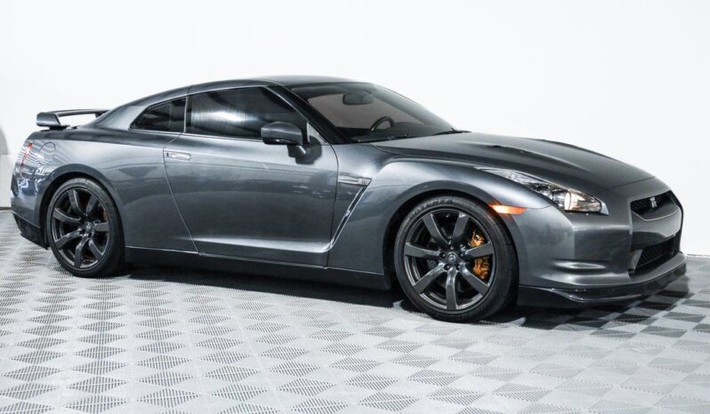 
								Nissan GT-R 2009 full									
