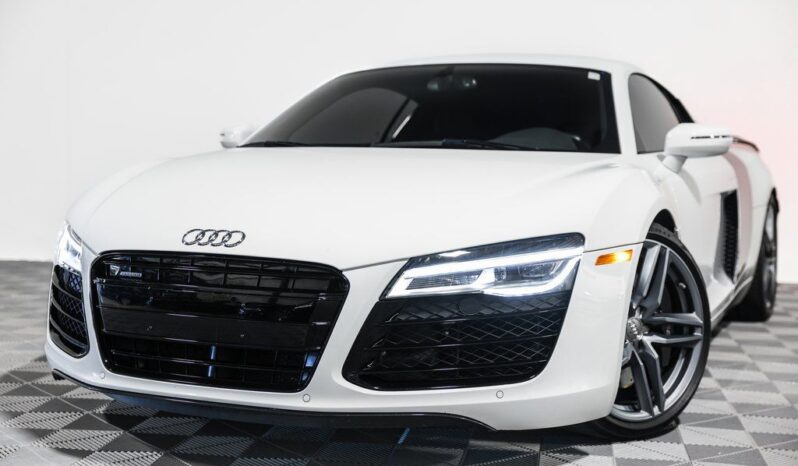 
								Audi R8 2015 full									