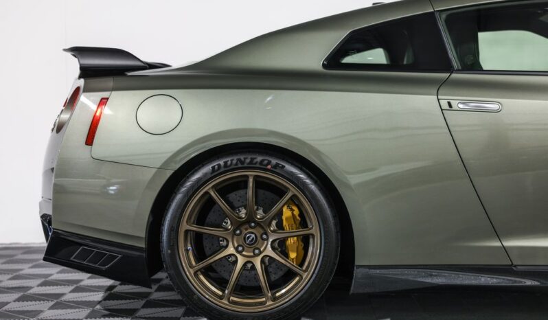 
								Nissan GT-R 2021 full									