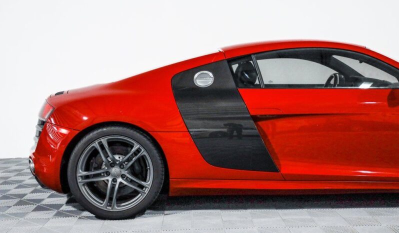 
								Audi R8 2012 full									
