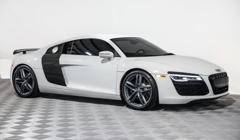 
								Audi R8 2015 full									