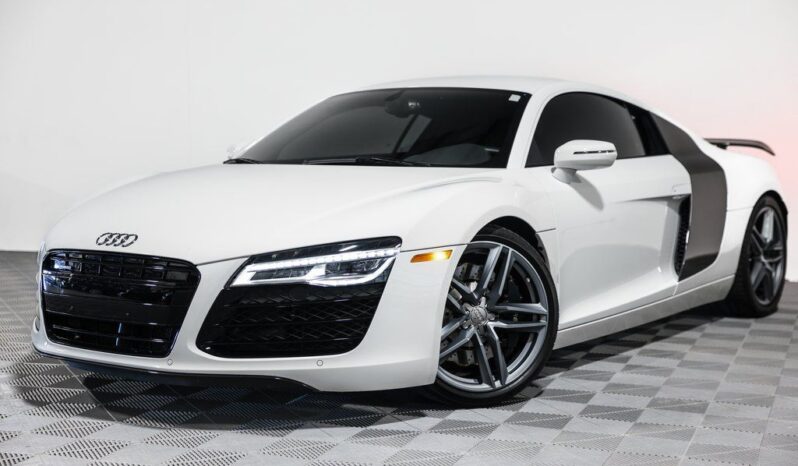 
								Audi R8 2015 full									