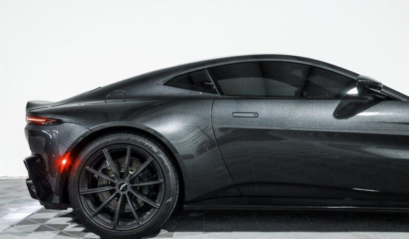 
								Aston Martin Vantage 2020 full									