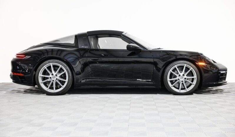 
								Porsche 911 2021 full									