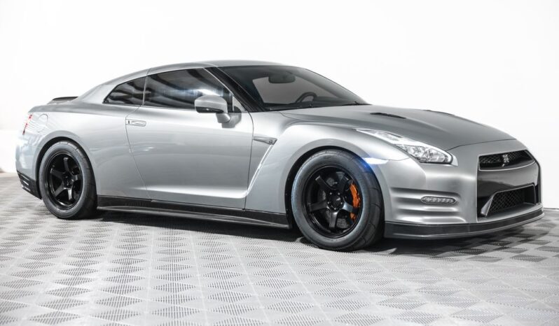 
								Nissan GT-R 2015 full									