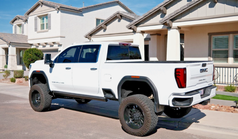 
								GMC Sierra 2500HD 2024 full									