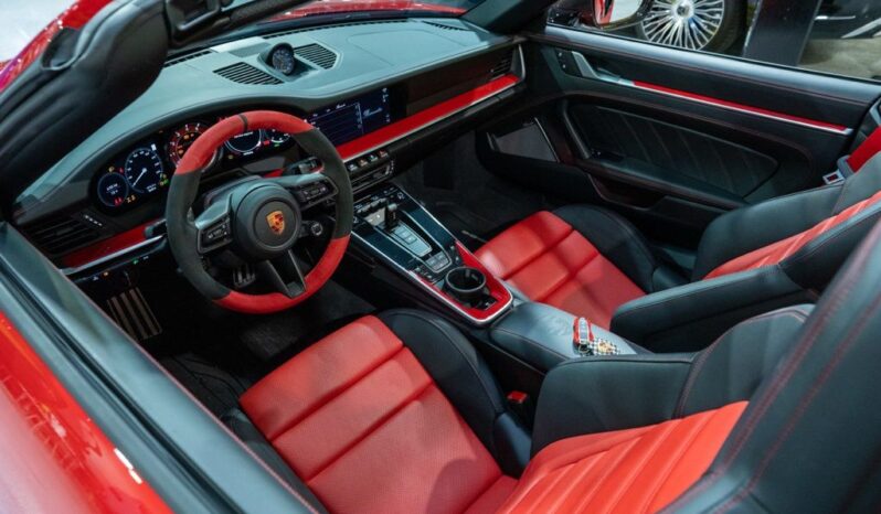 
								Porsche 911 2025 full									