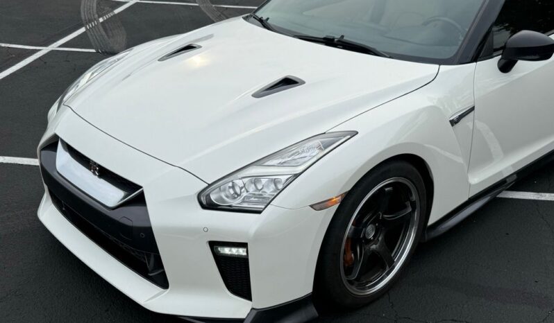 
								Nissan GT-R 2017 full									