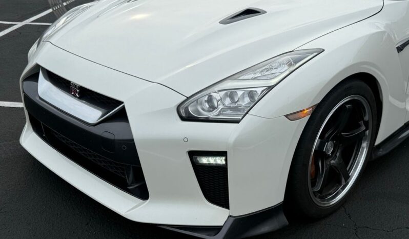 
								Nissan GT-R 2017 full									