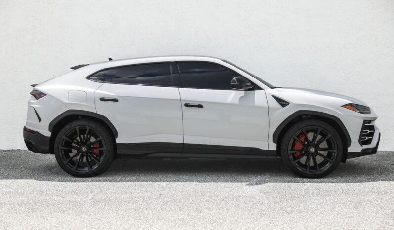 
								Lamborghini Urus 2020 full									