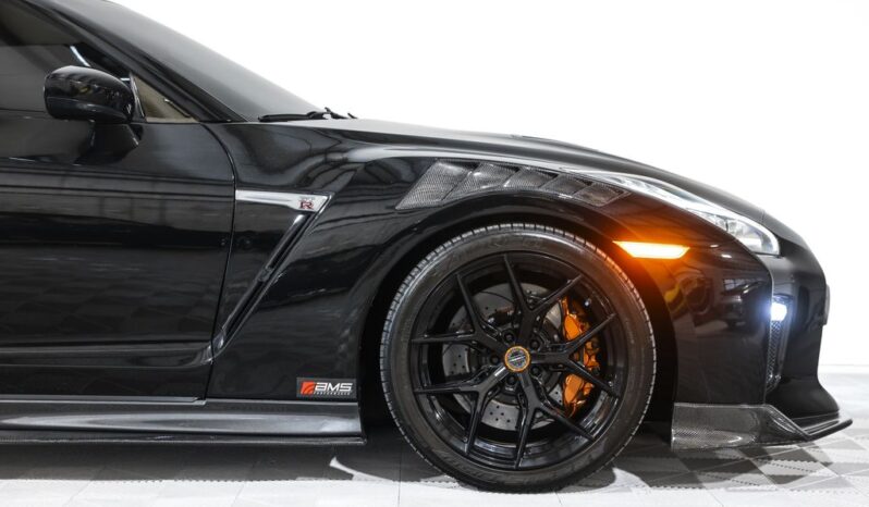 
								Nissan GT-R 2017 full									