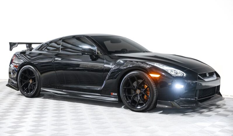 
								Nissan GT-R 2017 full									