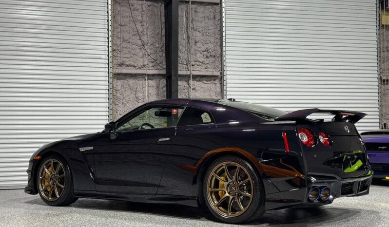 
								Nissan GT-R 2024 full									