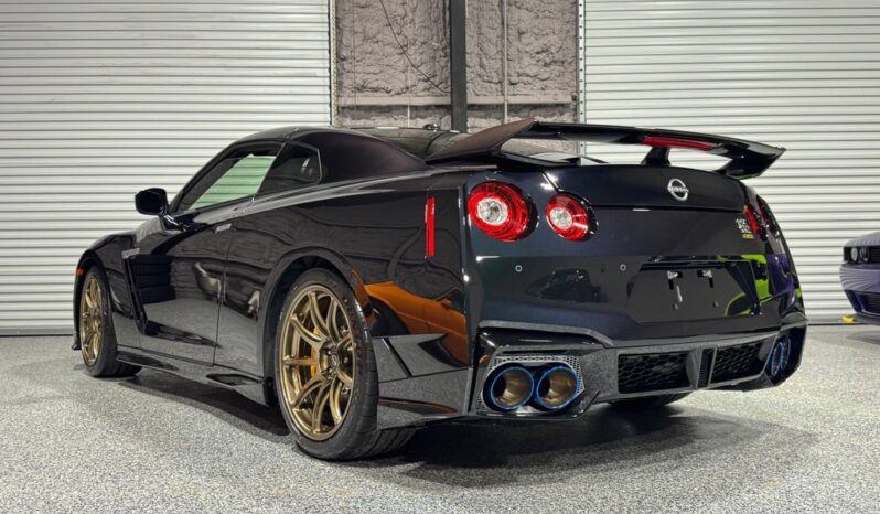 
								Nissan GT-R 2024 full									